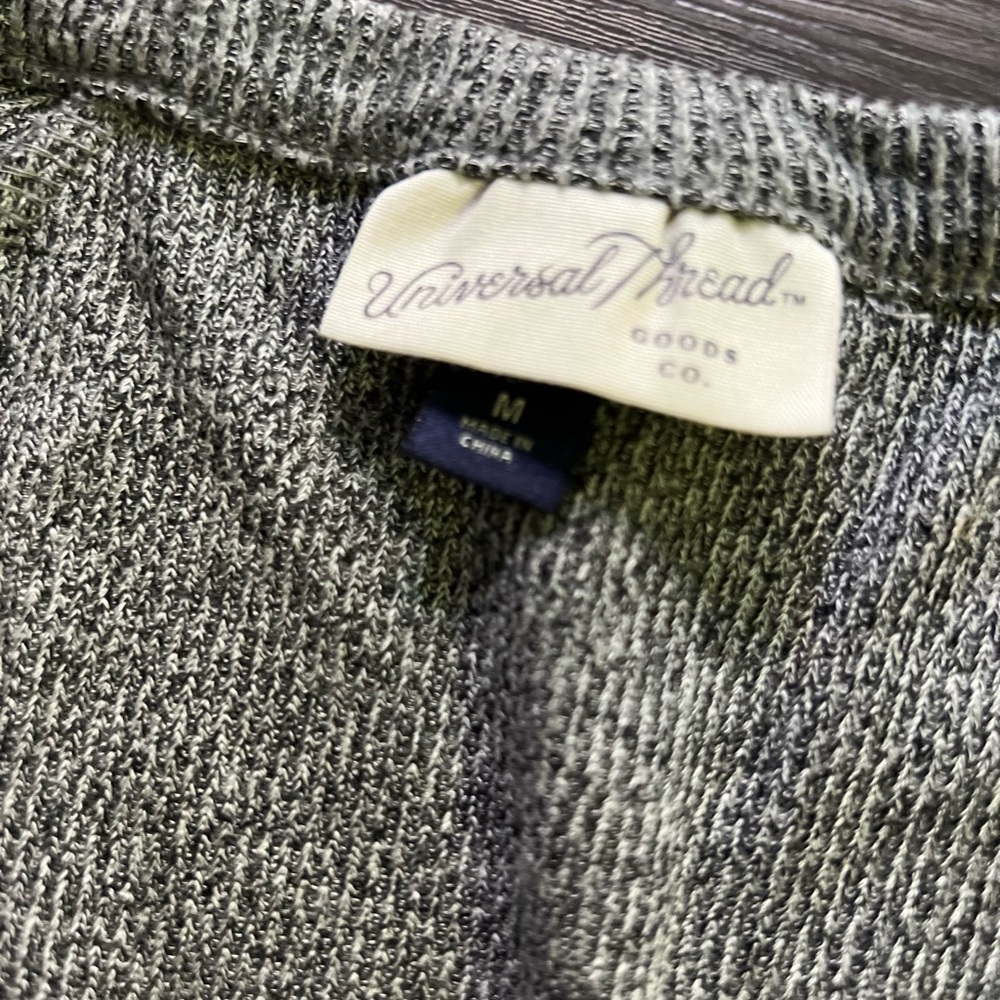 Universal Thread Henley - Picture 3 of 3